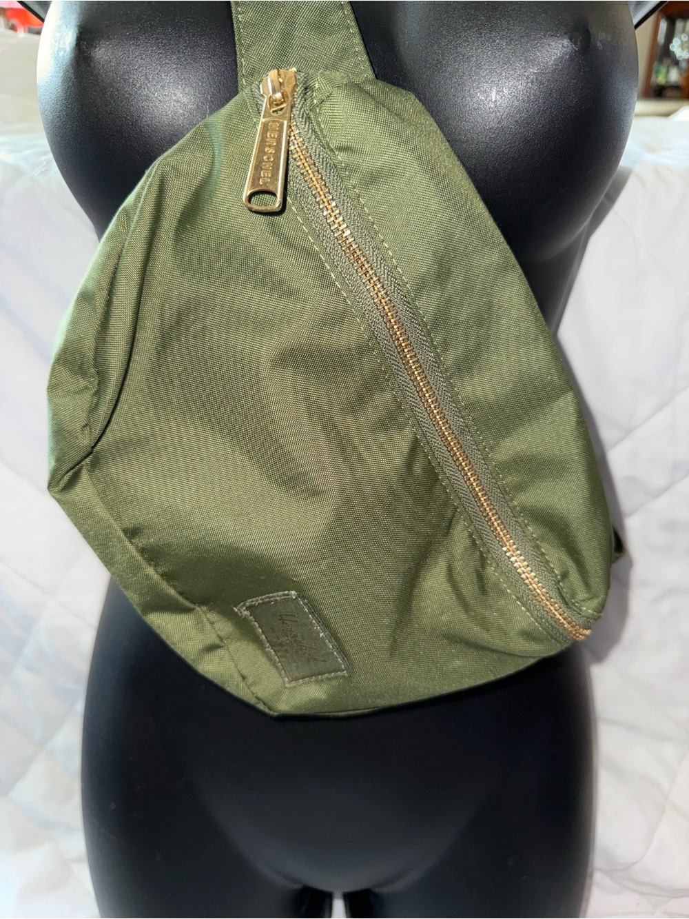 Herschel Classic Hip Pack - 1L - Picture 2 of 12